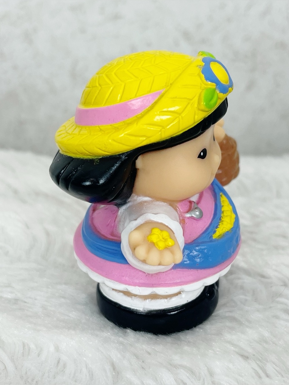 Fisher Price 2005 Little People Sonya Lee Asian Farmer For Farm Barn Seeds - Picture 2 of 10